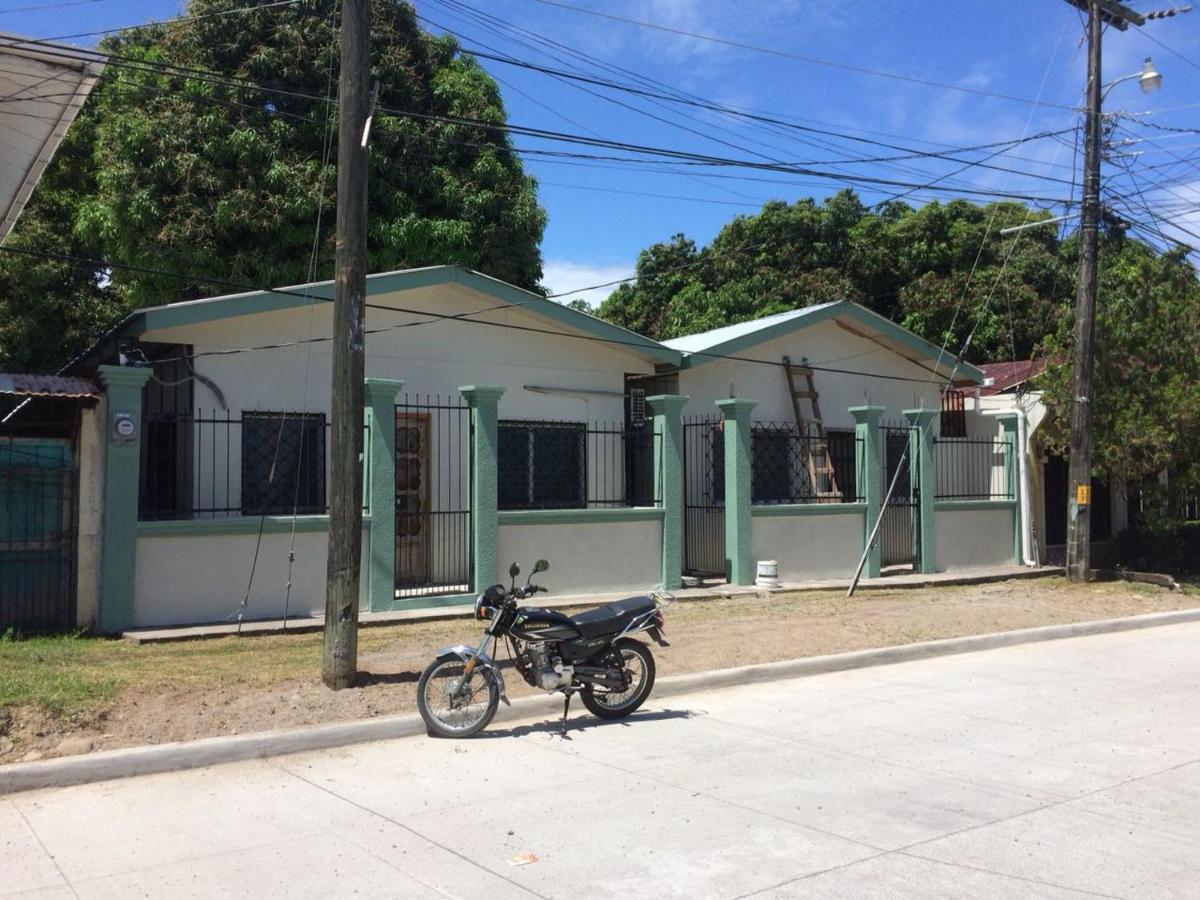 Elizabeth Enchantments Appartement La Ceiba Buitenkant foto