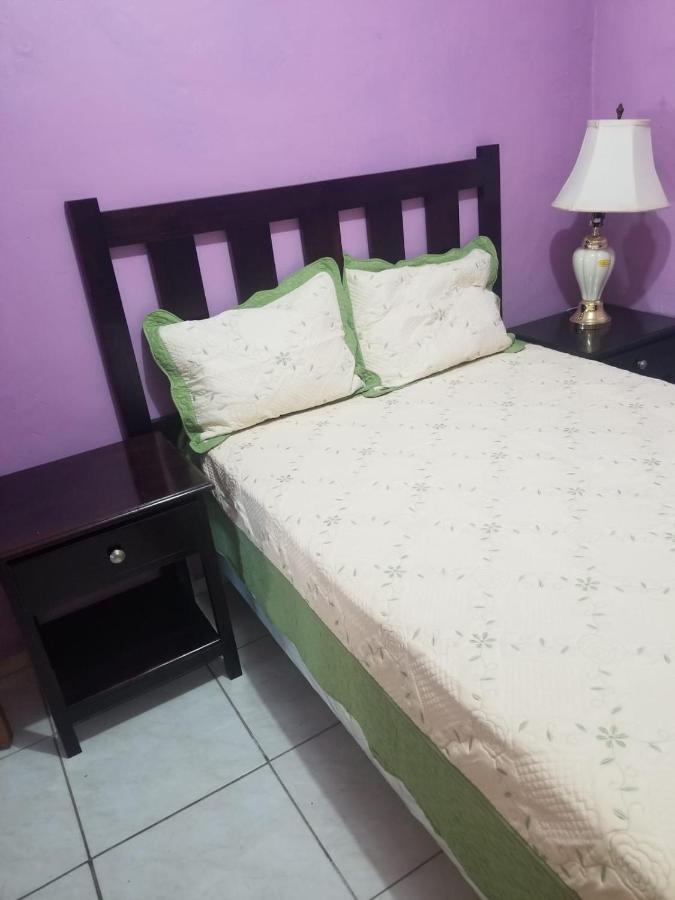 Elizabeth Enchantments La Ceiba Buitenkant foto