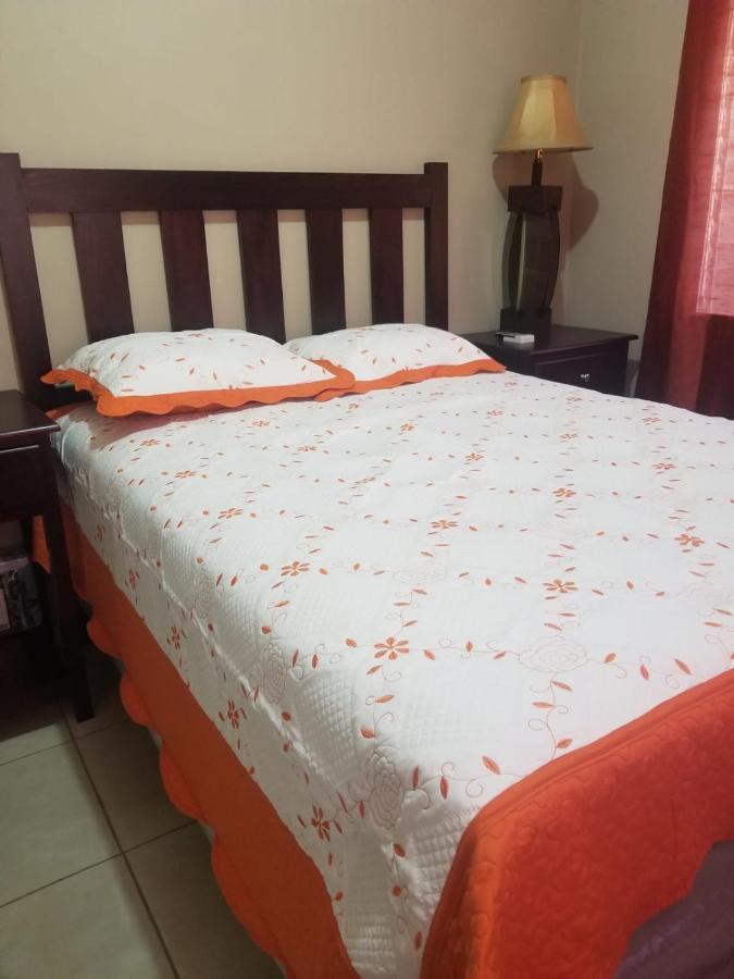 Elizabeth Enchantments La Ceiba Buitenkant foto